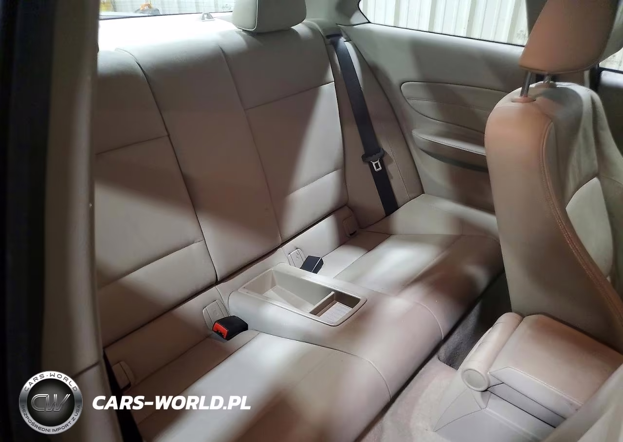 2011 BMW 135 I VIN:WBAUC9C52BVM11407 - 10