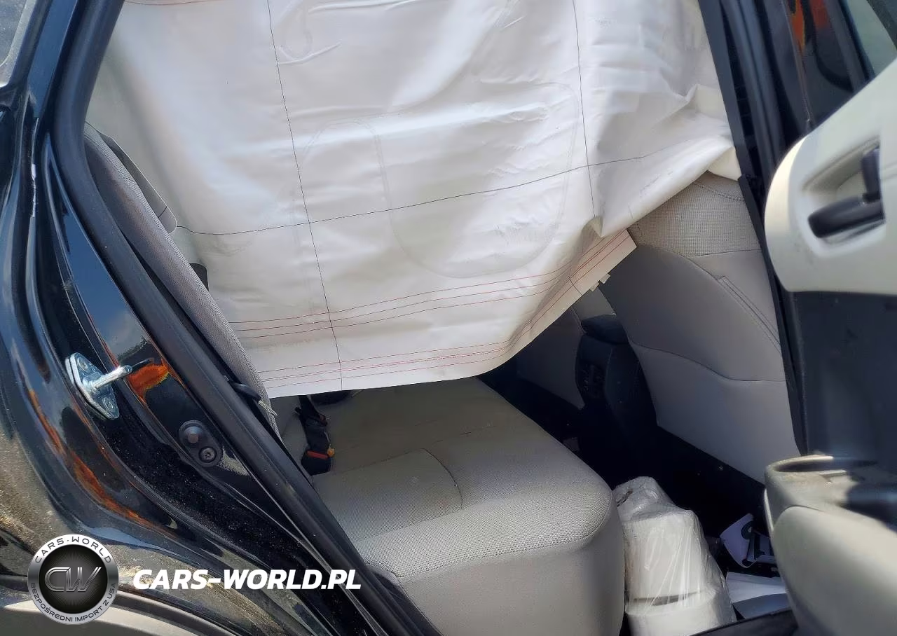 2026 Toyota Corolla Cross Le VIN:7MUBAAAG6TV187422 - 10