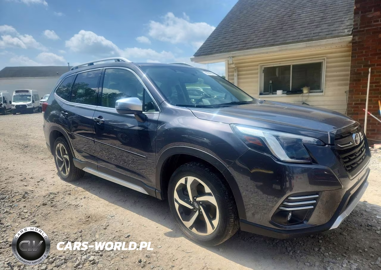 2023 Subaru Forester Touring VIN:JF2SKARCXPH416642 - 4