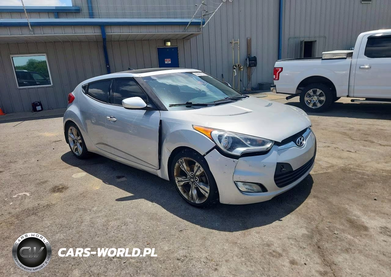 2013 Hyundai Veloster Base VIN:KMHTC6AD2DU166913 - 4