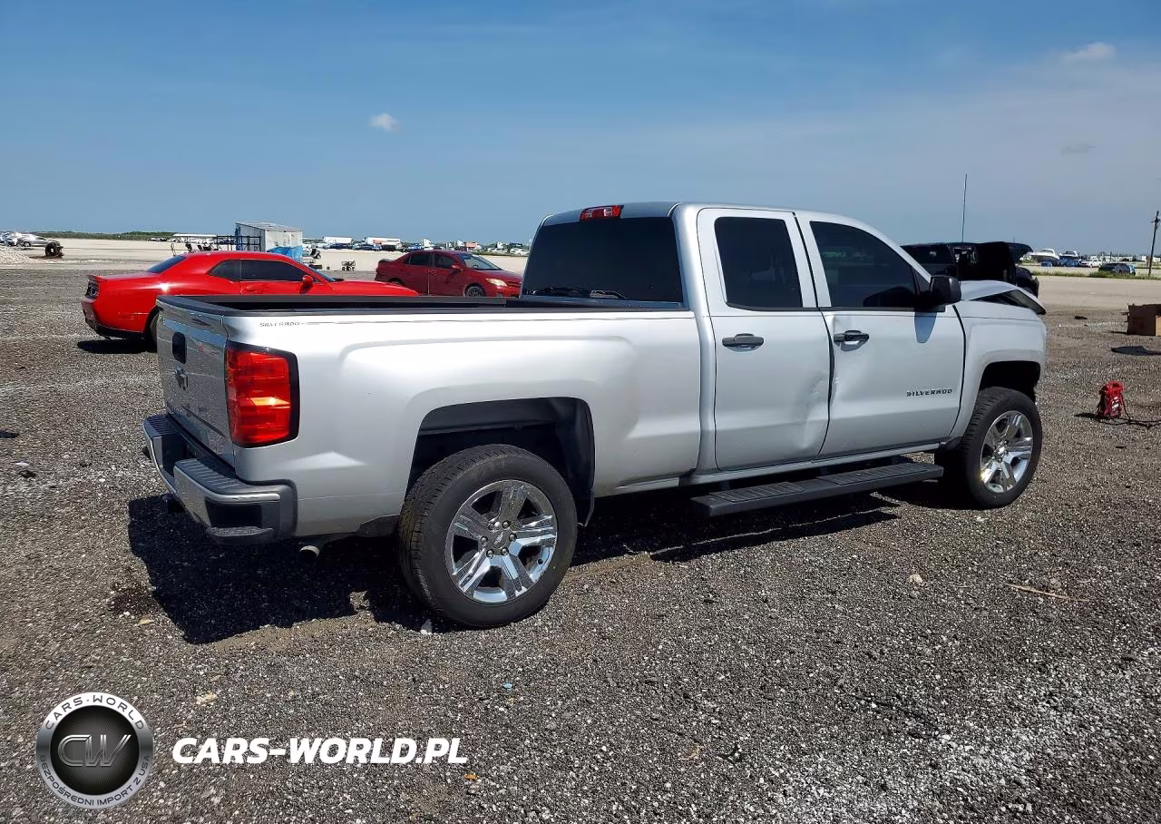2017 Chevrolet Silverado C1500 Custom VIN:1GCRCPEC2HZ187341 - 3