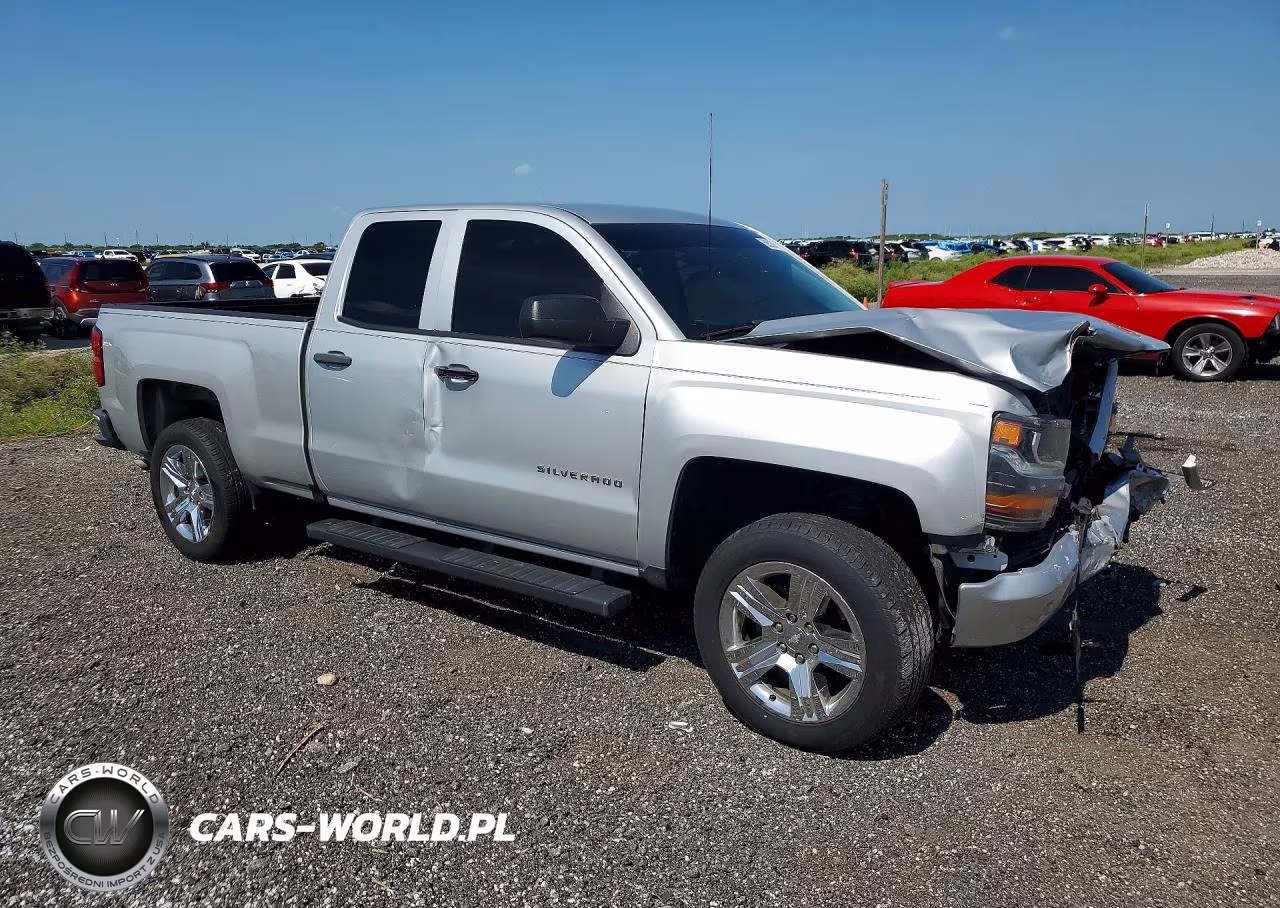 2017 Chevrolet Silverado C1500 Custom VIN:1GCRCPEC2HZ187341 - 4