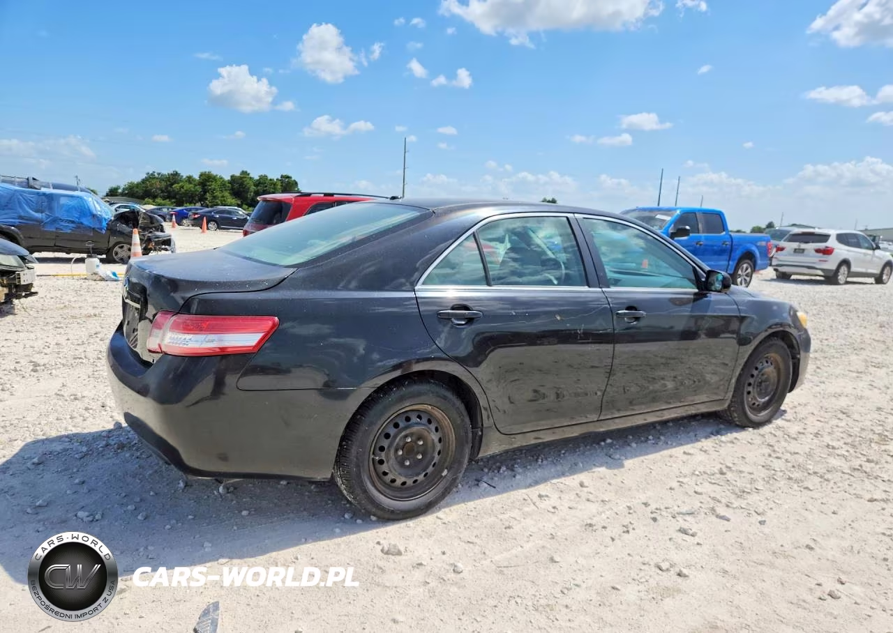 2010 Toyota Camry Le VIN:4T1BF3EK5AU102466 - 3