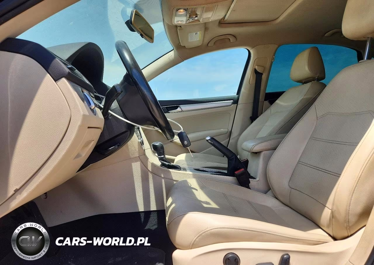 2019 Volkswagen Passat Wolfsburg VIN:1VWLA7A3XKC009735 - 7