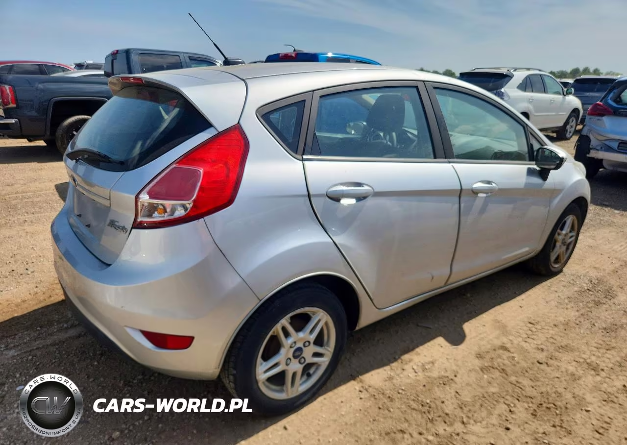 2018 Ford Fiesta Se VIN:3FADP4EJ2JM122112 - 3