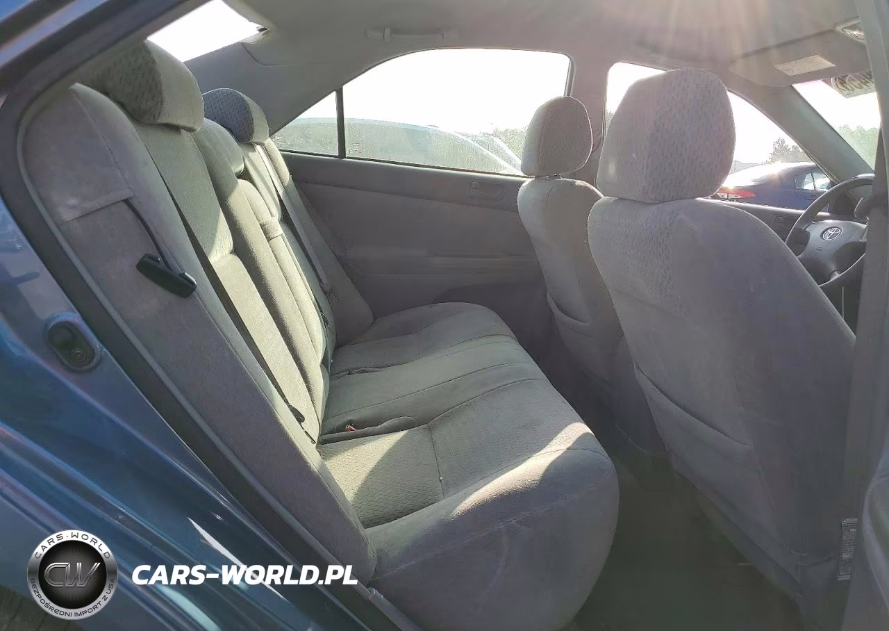 2002 Toyota Camry Le VIN:4T1BE32K22U569336 - 10