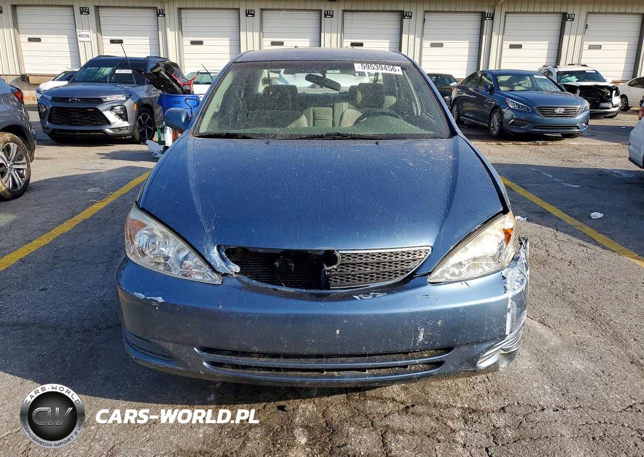 2002 Toyota Camry Le VIN:4T1BE32K22U569336 - 5