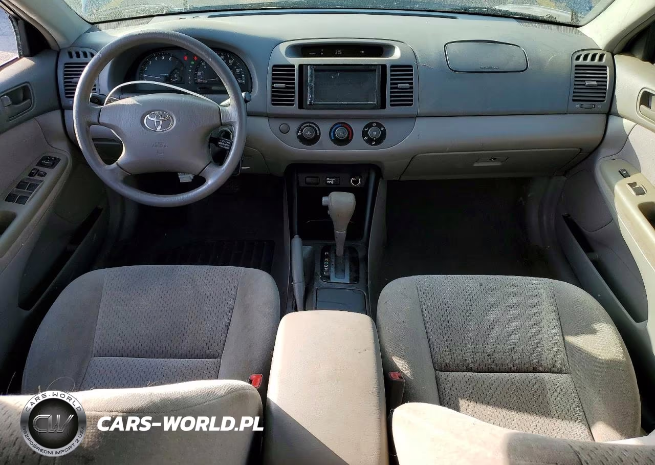 2002 Toyota Camry Le VIN:4T1BE32K22U569336 - 8