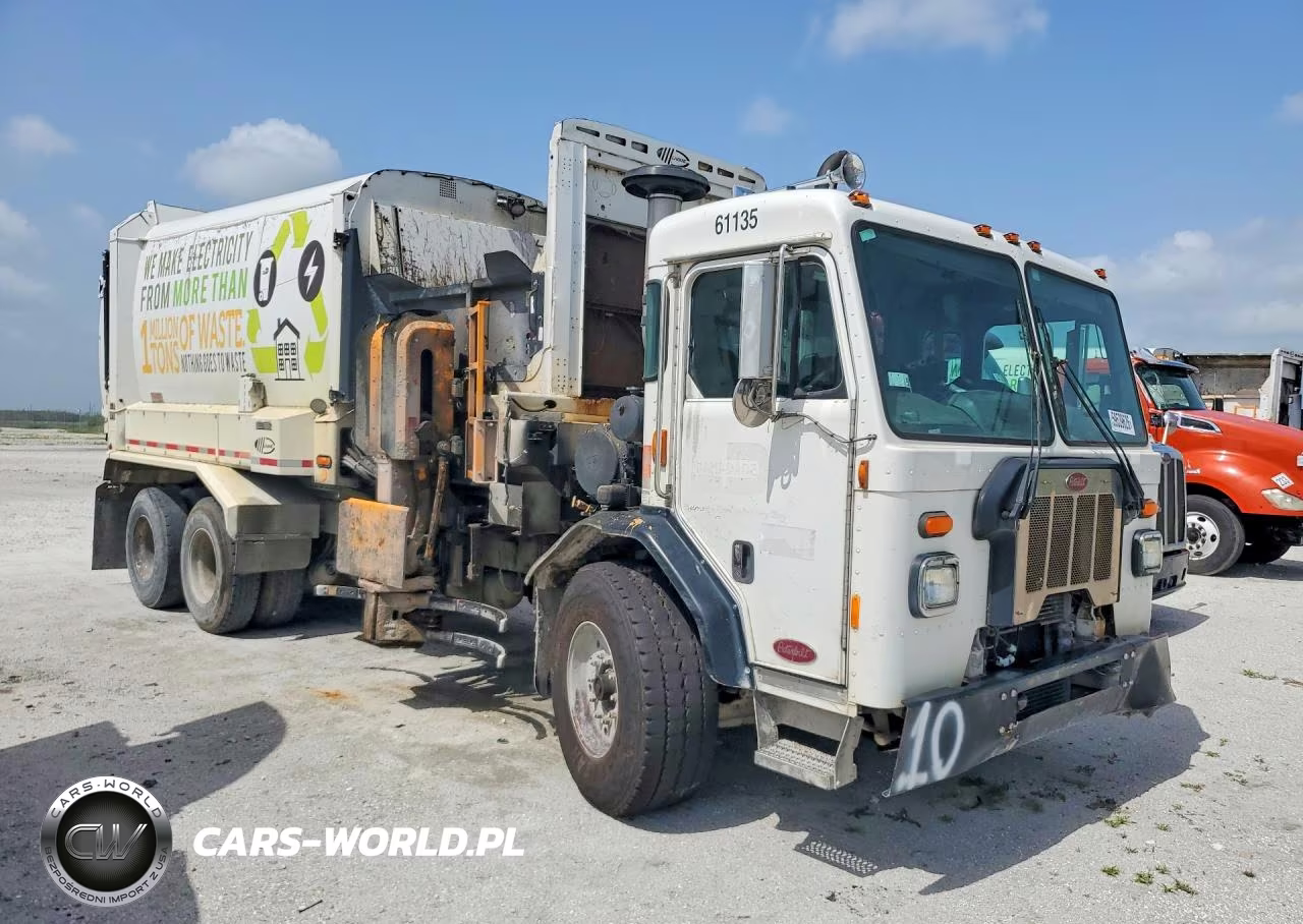 2019 Peterbilt 520 Refuse Truck VIN:3BPDLJ0X1KF103041 - 4