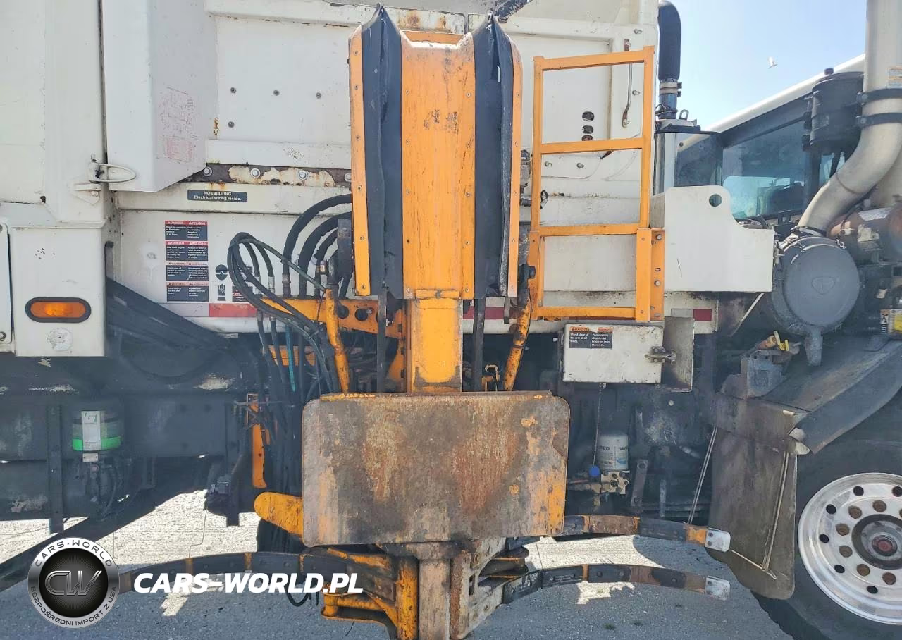 2019 Peterbilt 520 Refuse Truck VIN:3BPDLJ0X2KF103016 - 12