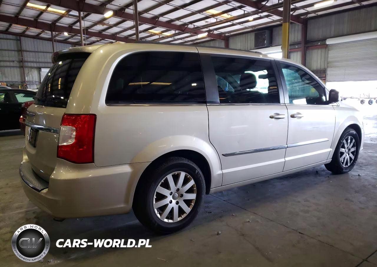 2014 Chrysler Town & Country Touring VIN:2C4RC1BG2ER172395 - 3
