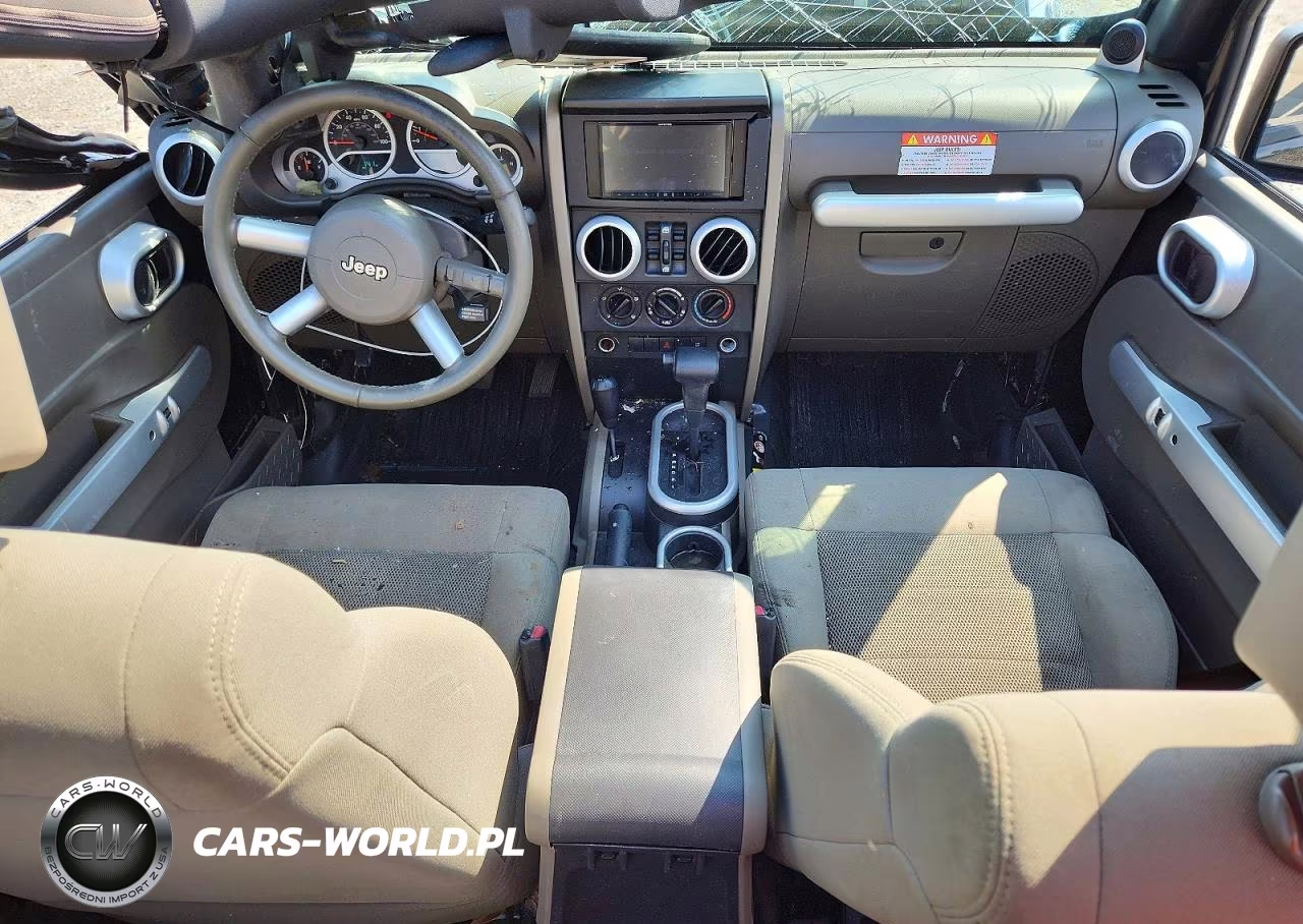 2008 Jeep Wrangler Unlimited Sahara VIN:1J8GA591X8L610544 - 8