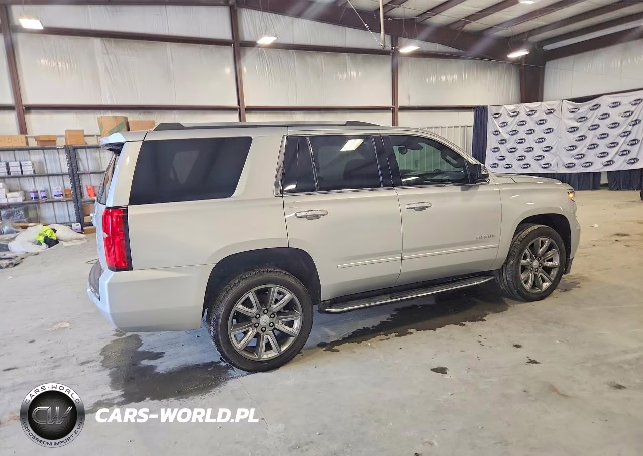 2018 Chevrolet Tahoe C1500 Premier VIN:1GNSCCKC1JR149059 - 3