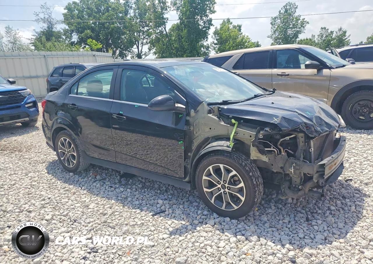 2019 Chevrolet Sonic Lt VIN:1G1JD5SB6K4133628 - 4