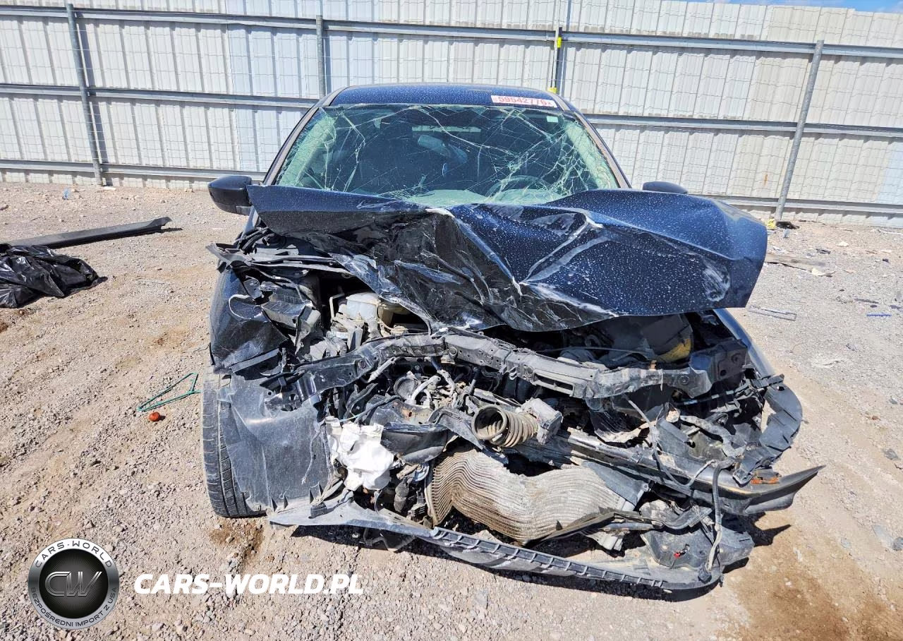 2018 Ford Focus Se VIN:1FADP3F20JL257804 - 5