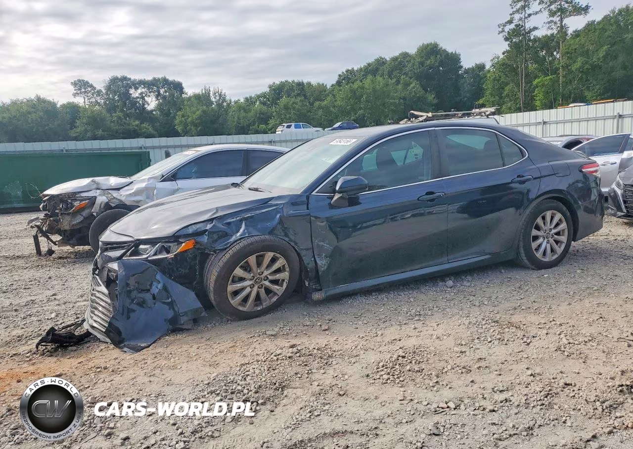 2018 Toyota Camry Le – zdjęcie 1 z 12