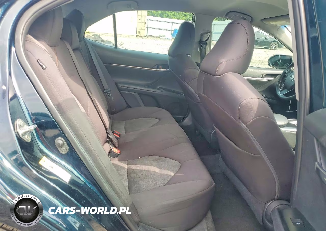 2018 Toyota Camry Le VIN:4T1B11HK6JU517097 - 10