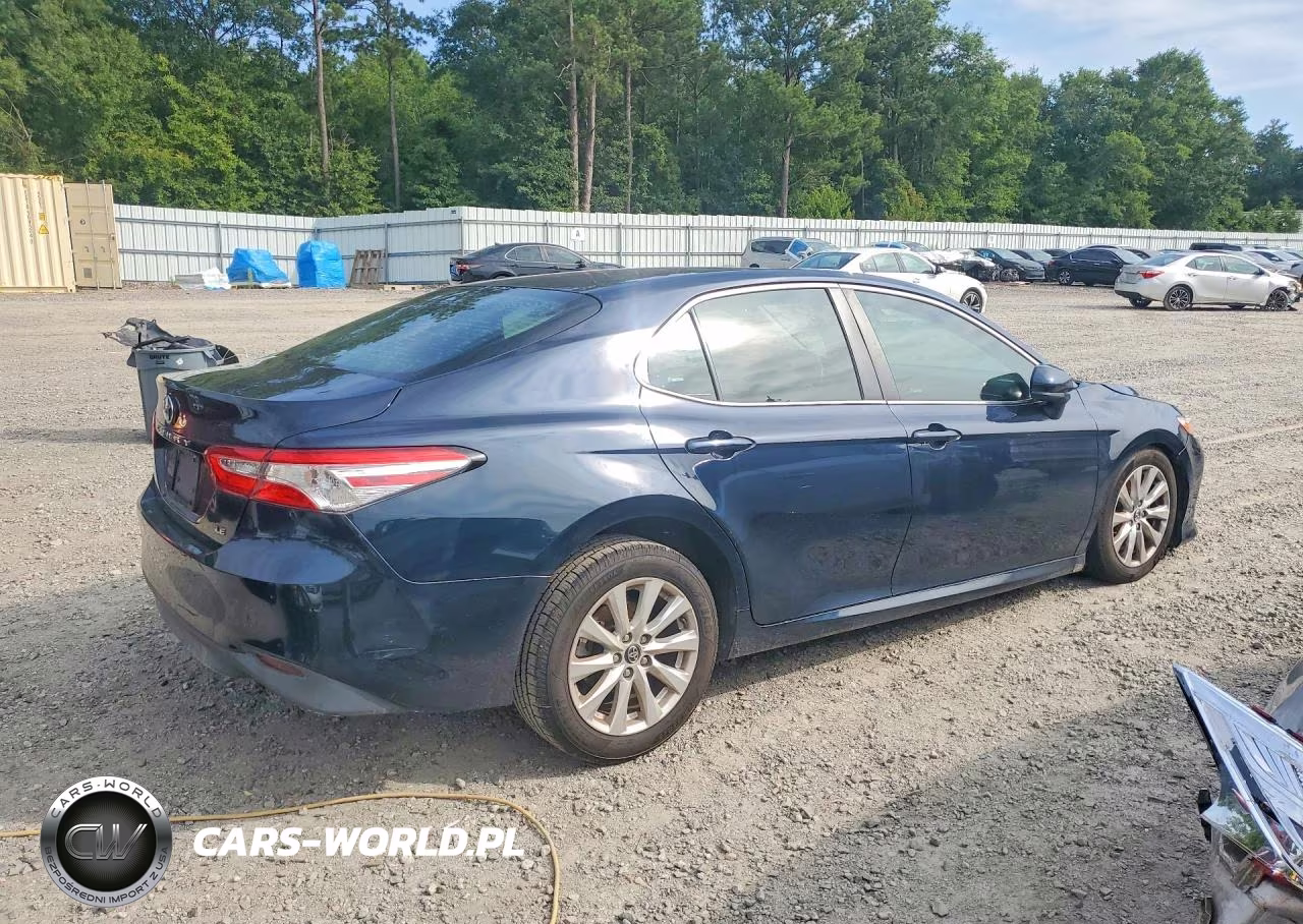 2018 Toyota Camry Le VIN:4T1B11HK6JU517097 - 3