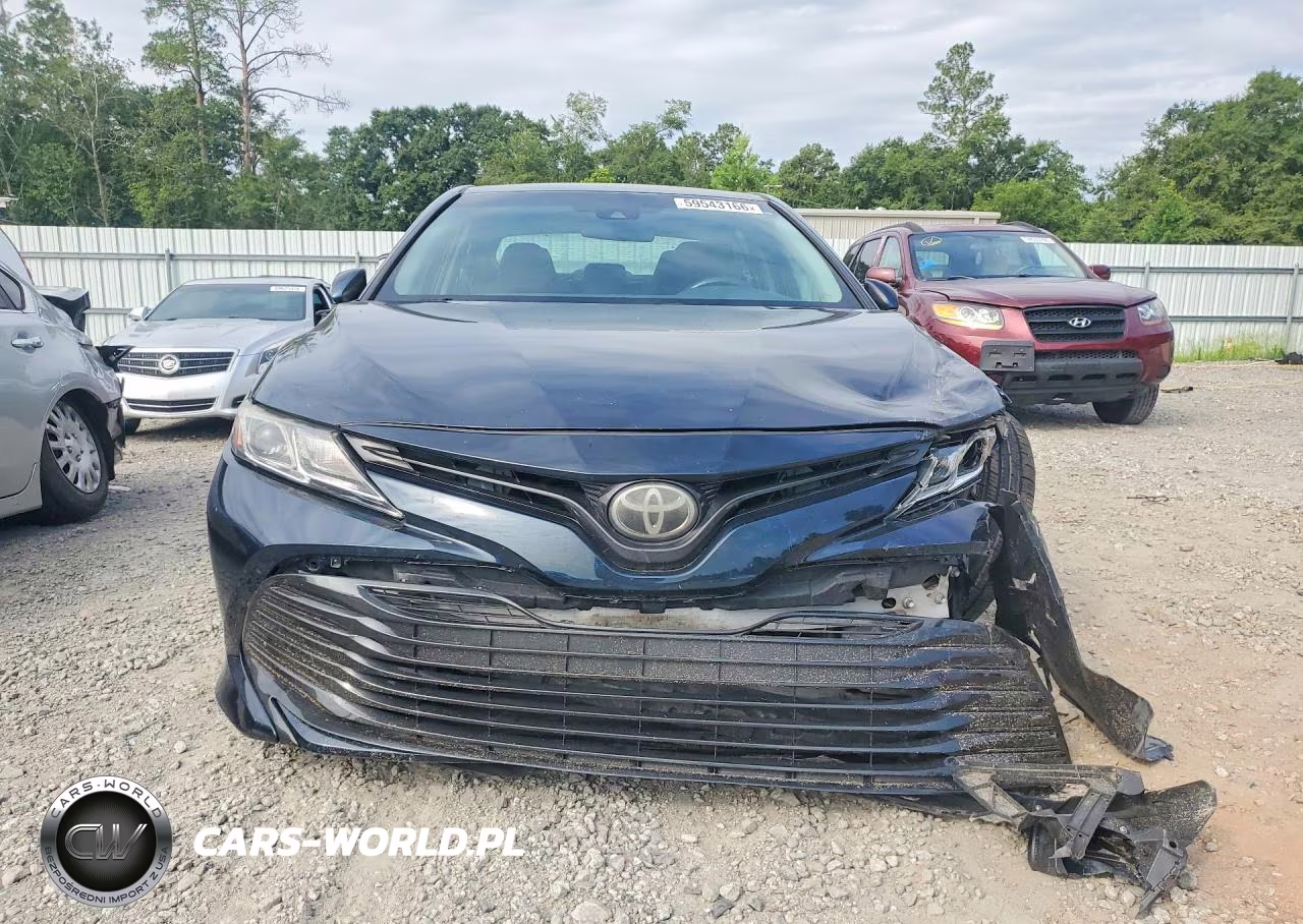2018 Toyota Camry Le VIN:4T1B11HK6JU517097 - 5