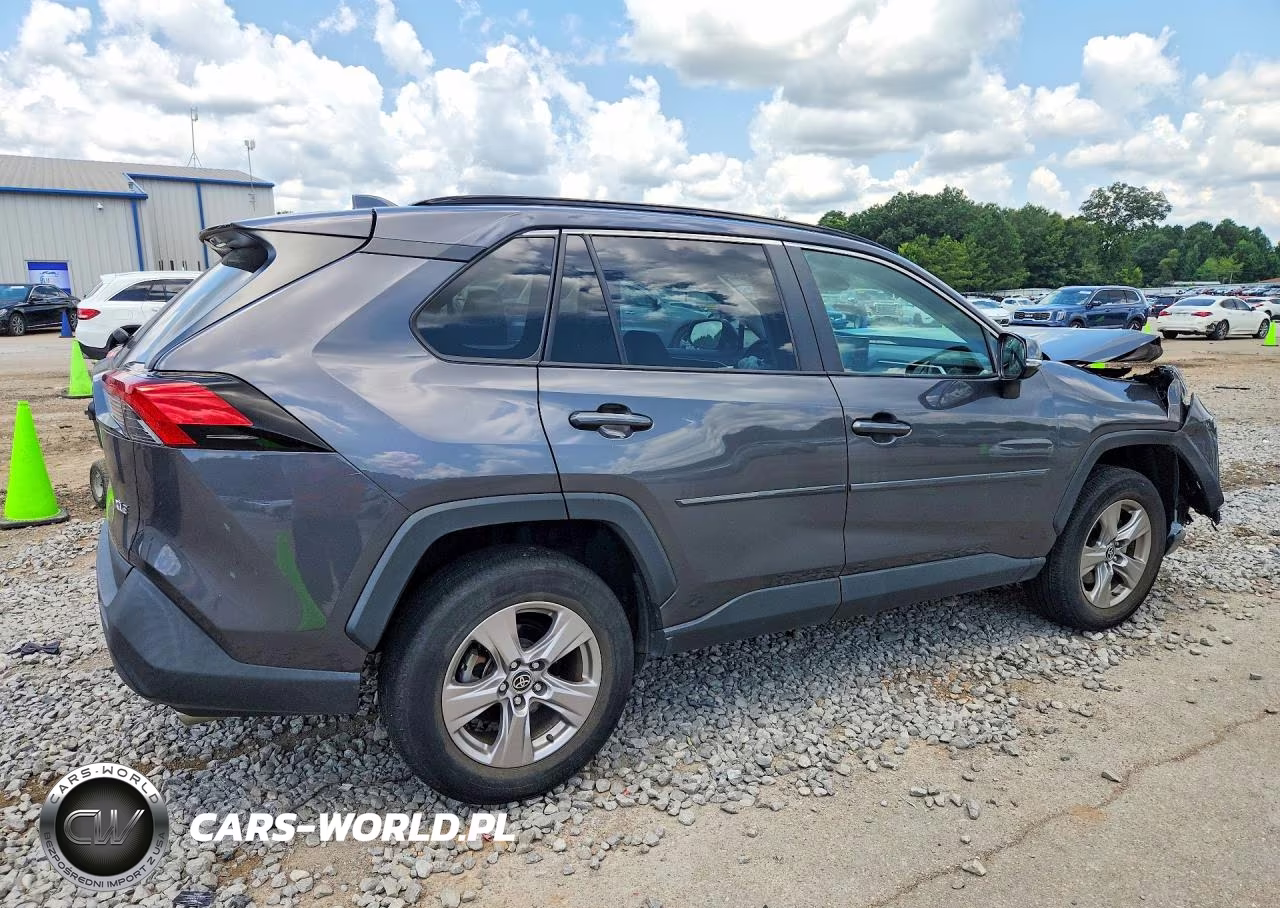 2022 Toyota Rav4 Xle VIN:2T3W1RFV8NW213702 - 3