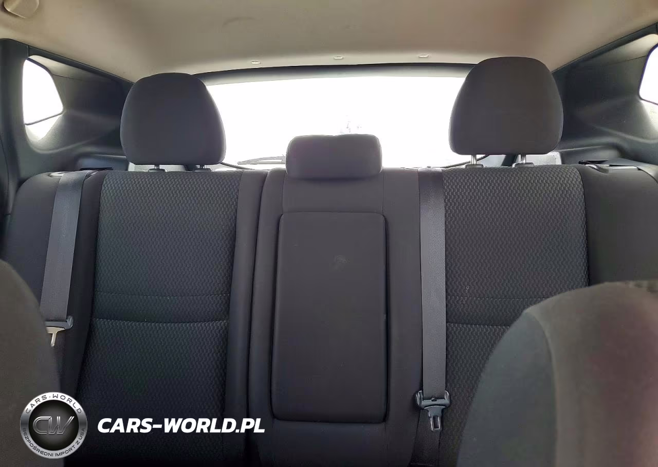 2018 Nissan Rogue Sport S VIN:JN1BJ1CP3JW151615 - 10