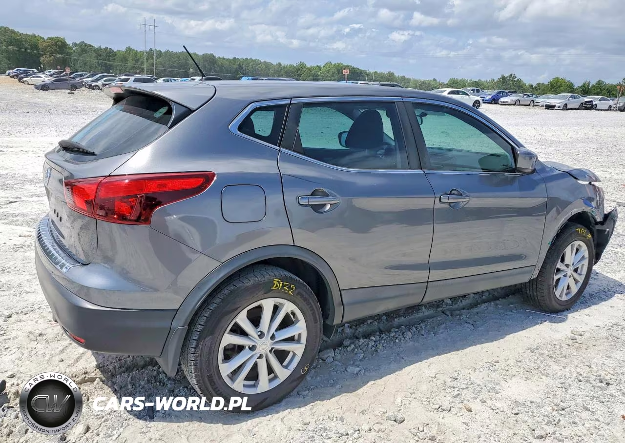 2018 Nissan Rogue Sport S VIN:JN1BJ1CP3JW151615 - 3