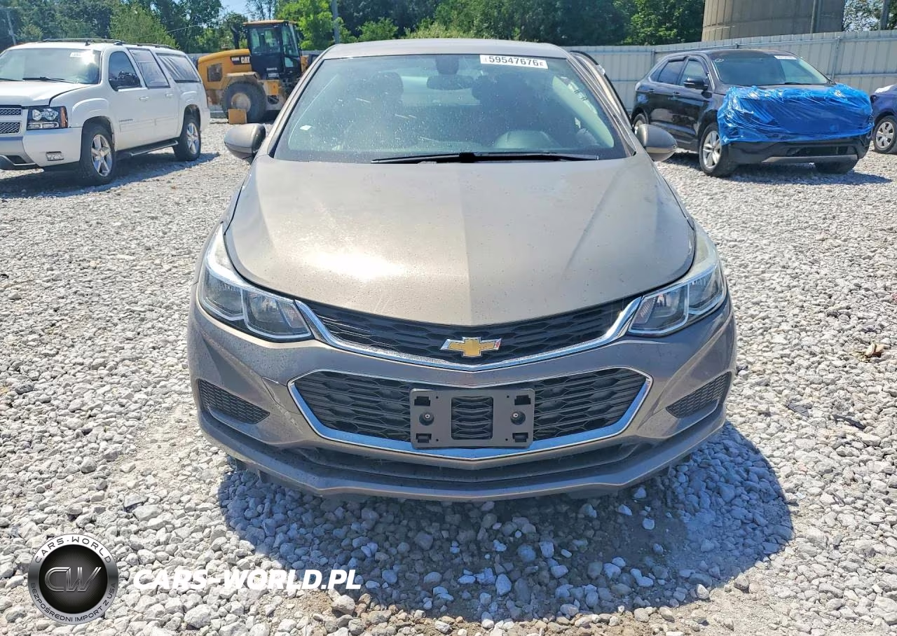 2018 Chevrolet Cruze Lt VIN:1G1BE5SM5J7126007 - 5