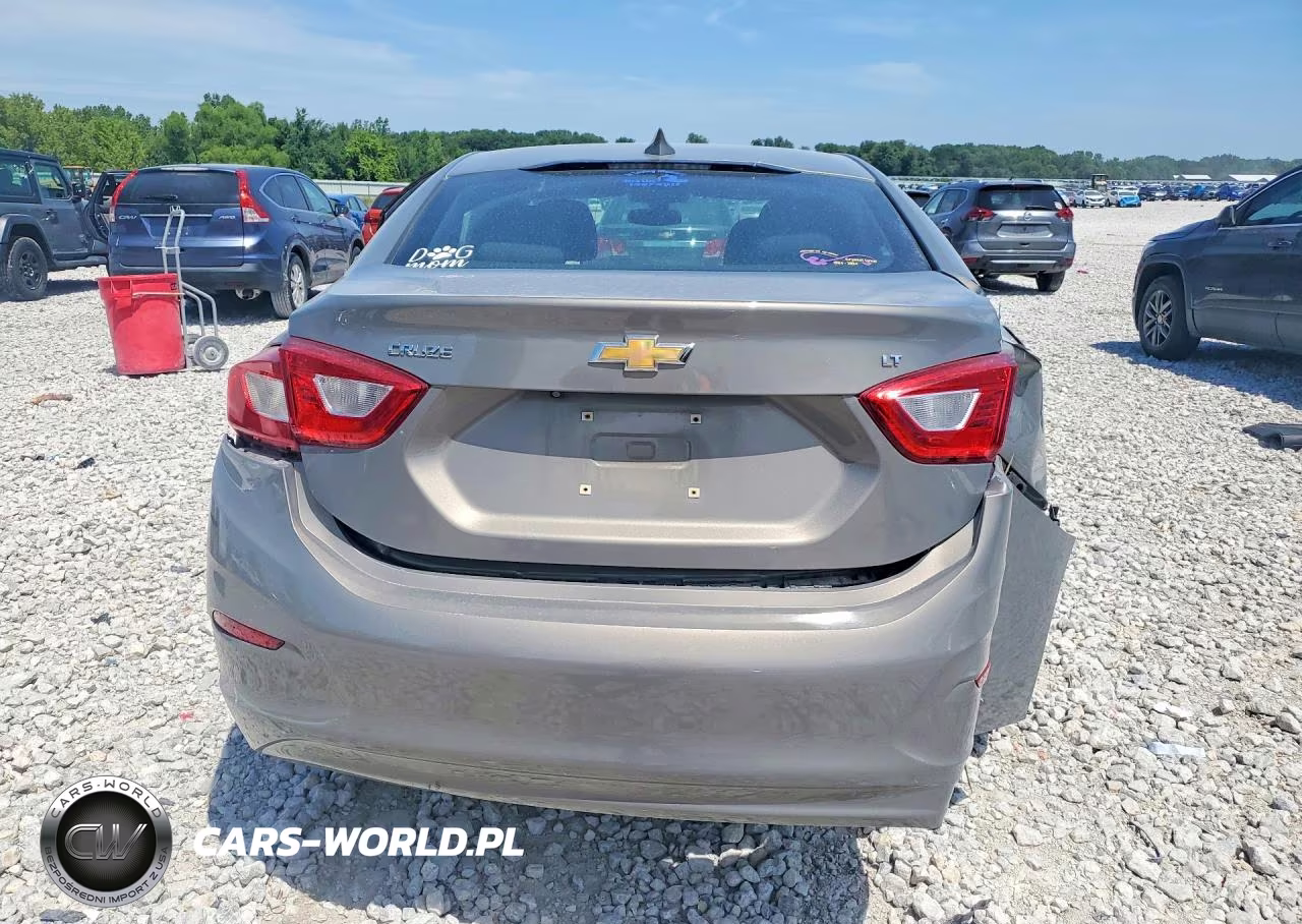 2018 Chevrolet Cruze Lt VIN:1G1BE5SM5J7126007 - 6