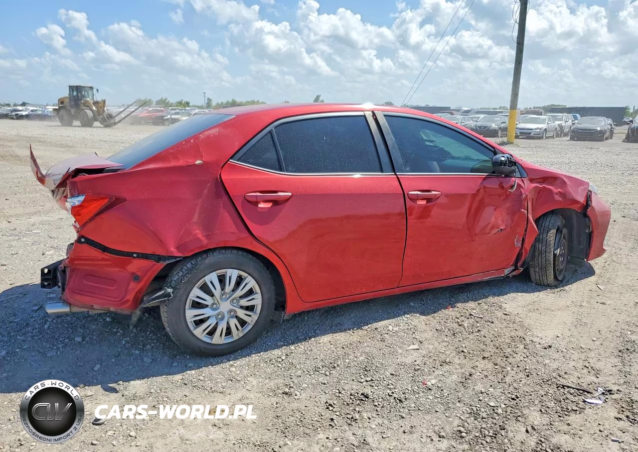 2018 Toyota Corolla Se VIN:2T1BURHE5JC052619 - 3