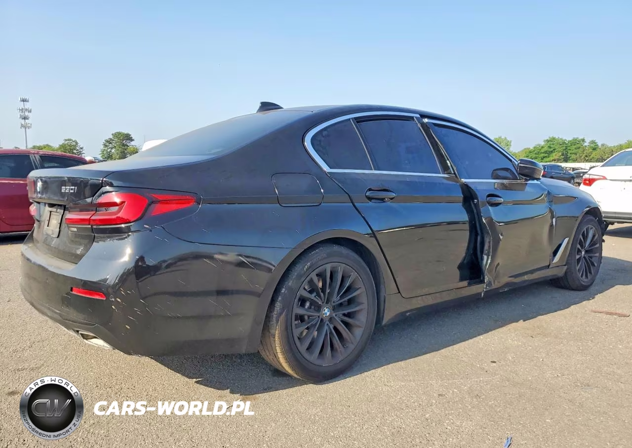 2021 BMW 530 Xi VIN:WBA13BJ09MCF90564 - 3