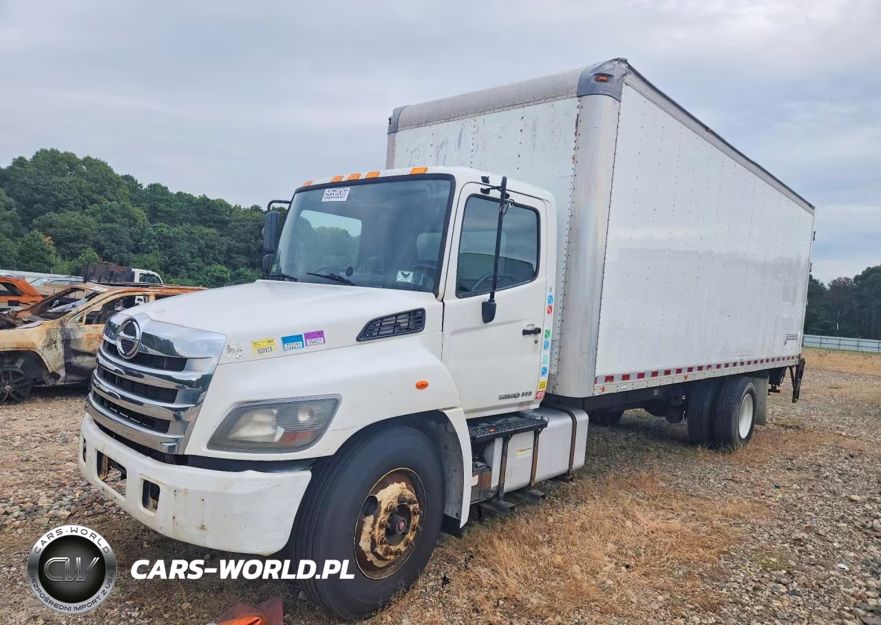 2016 Hino 258-268 Box Truck