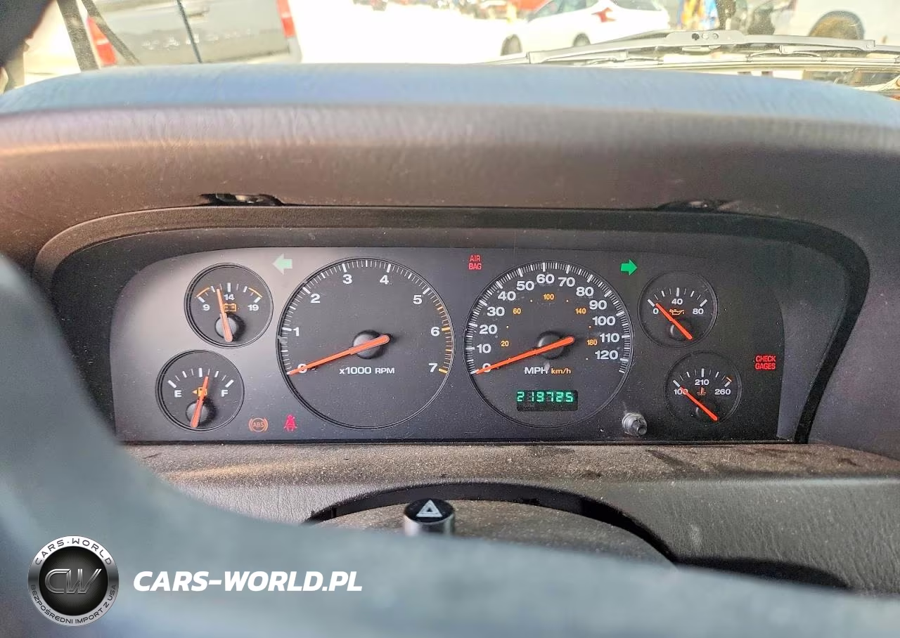 2000 Jeep Grandrokee VIN:1J4GW58N2YC142526 - 9