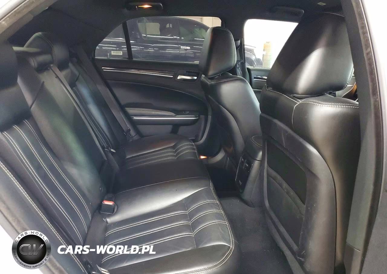 2021 Chrysler 300 S VIN:2C3CCABG8MH595805 - 10