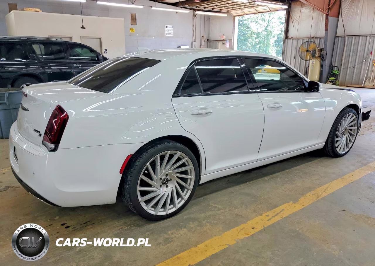 2021 Chrysler 300 S VIN:2C3CCABG8MH595805 - 3