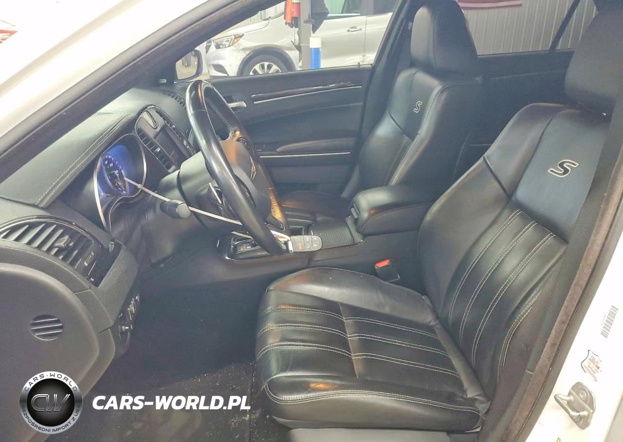 2021 Chrysler 300 S VIN:2C3CCABG8MH595805 - 7
