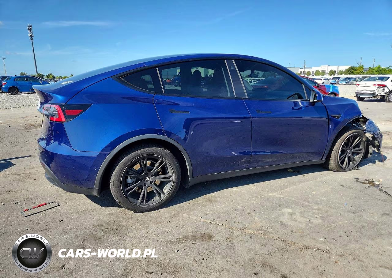 2021 Tesla Model Y VIN:5YJYGDEE1MF138065 - 3