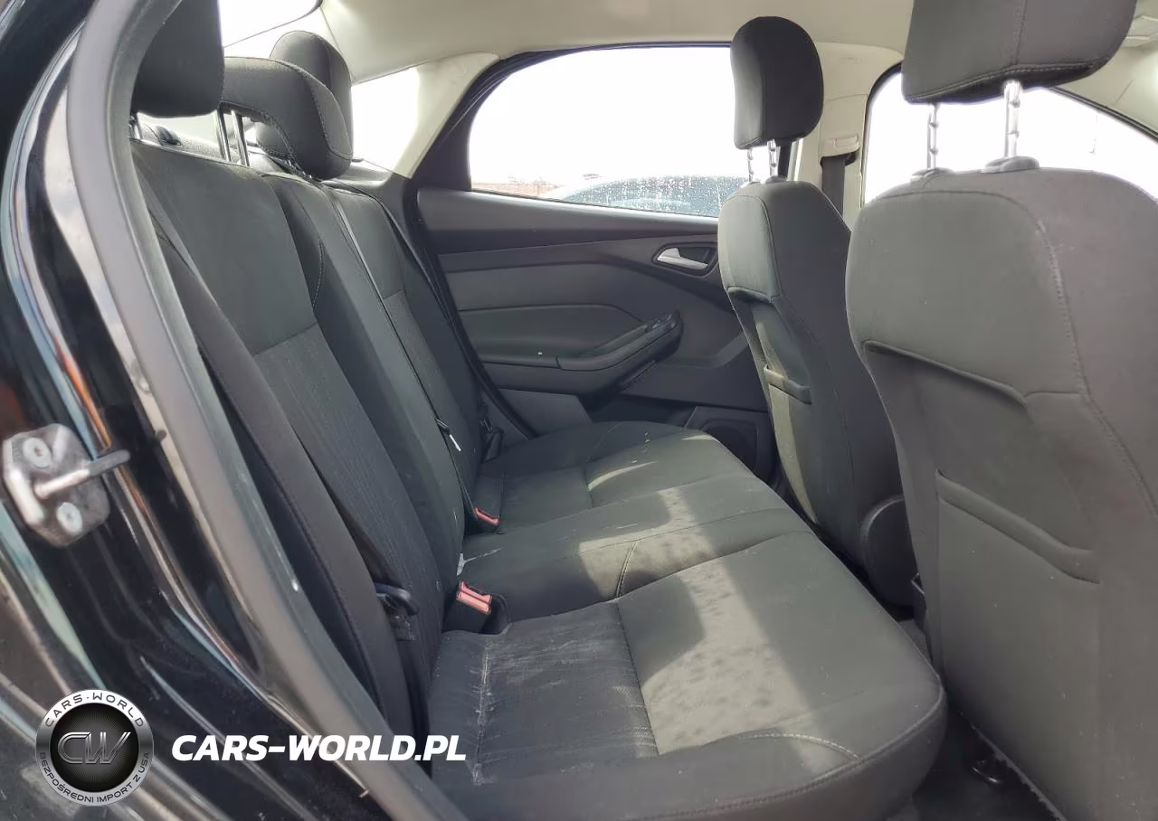 2015 Ford Focus Se VIN:1FADP3F22FL335040 - 10