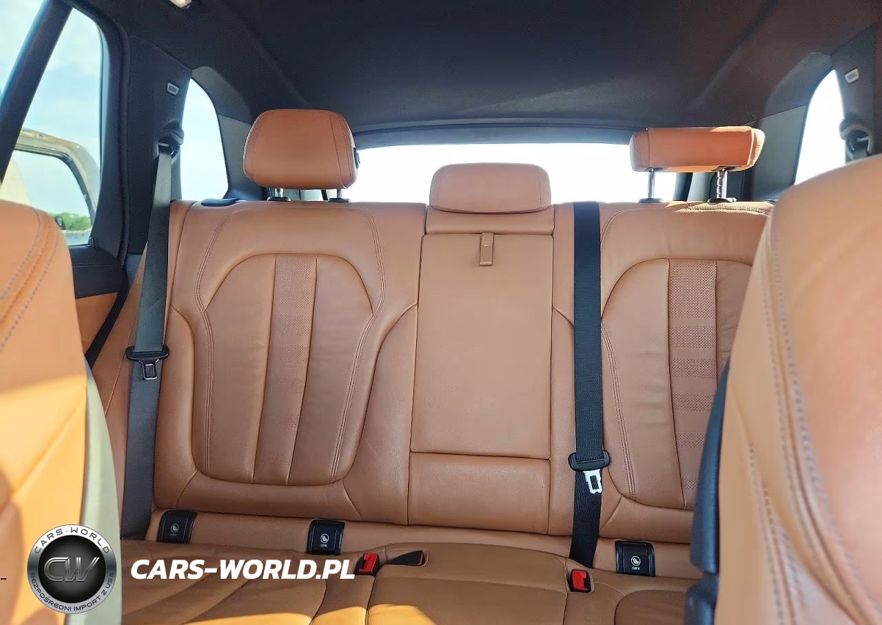 2019 BMW X5 xDrive40I VIN:5UXCR6C50KLL39676 - 10