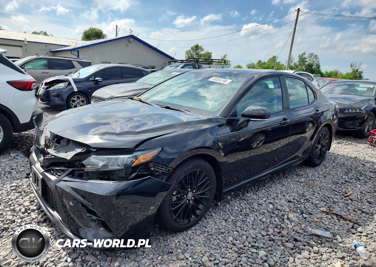 2022 Toyota Camry Hybrid Se Nightshade – zdjęcie 1 z 12