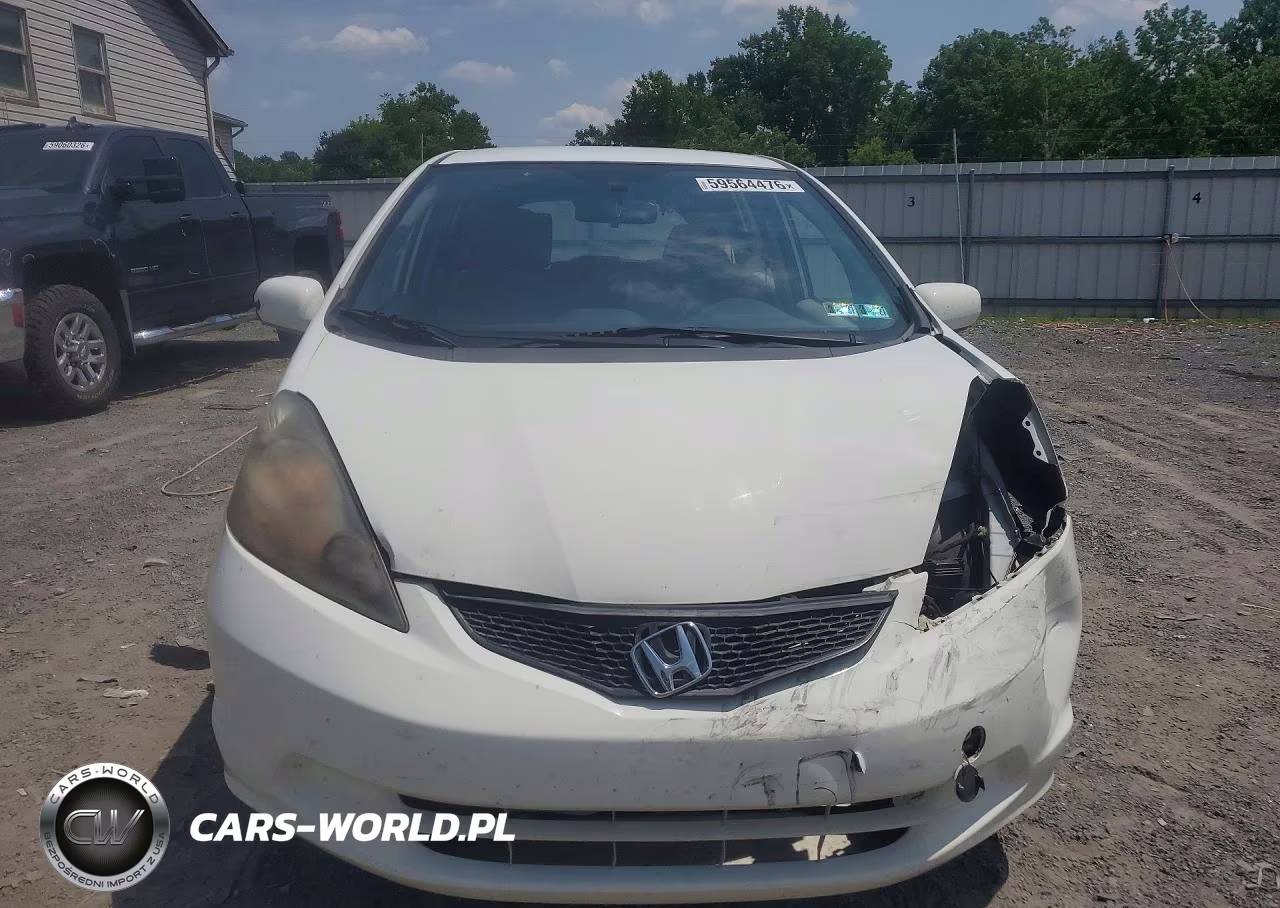 2013 Honda Fit VIN:JHMGE8H33DC036233 - 5