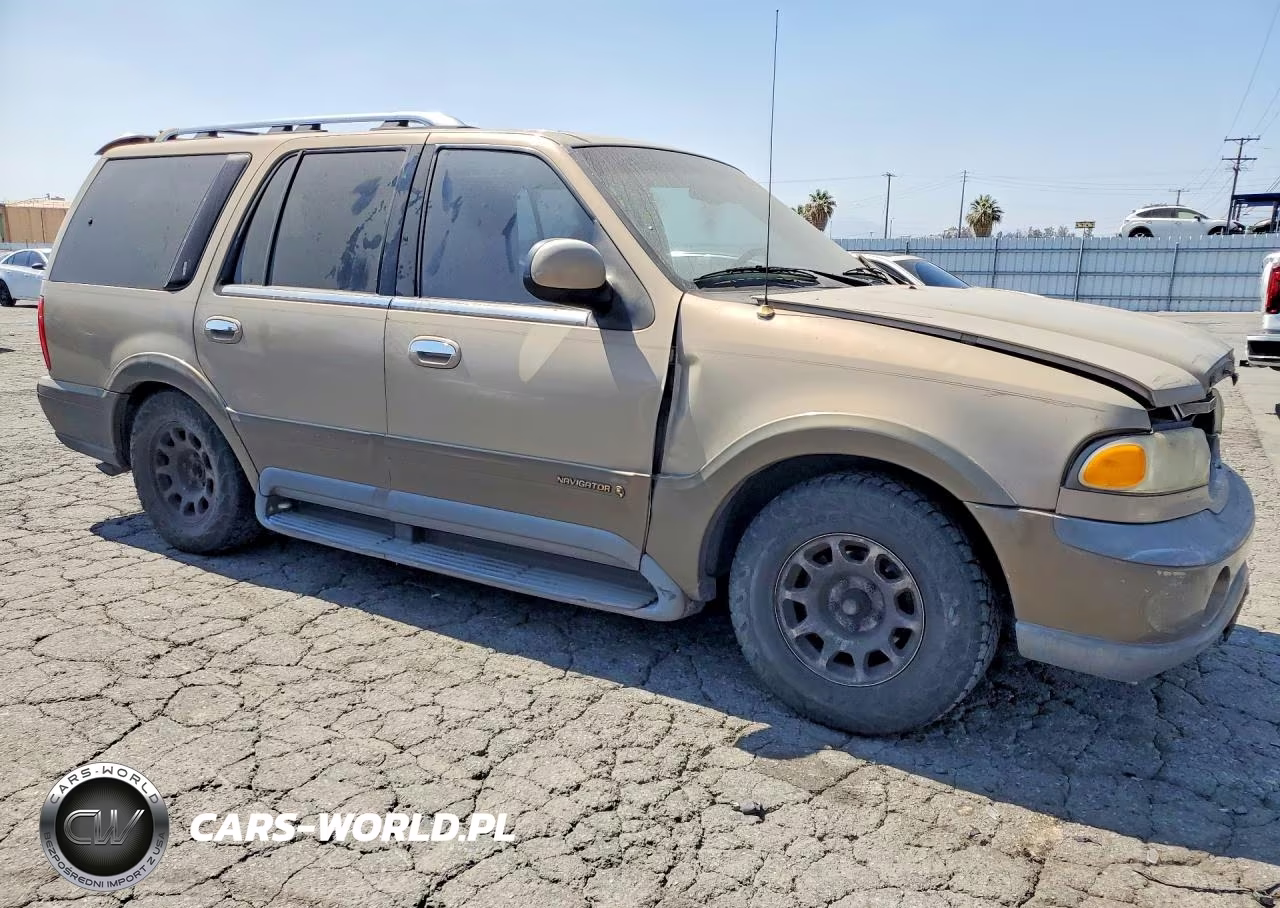 1999 Lincoln Navigator VIN:5LMRU27A2XLJ39098 - 4