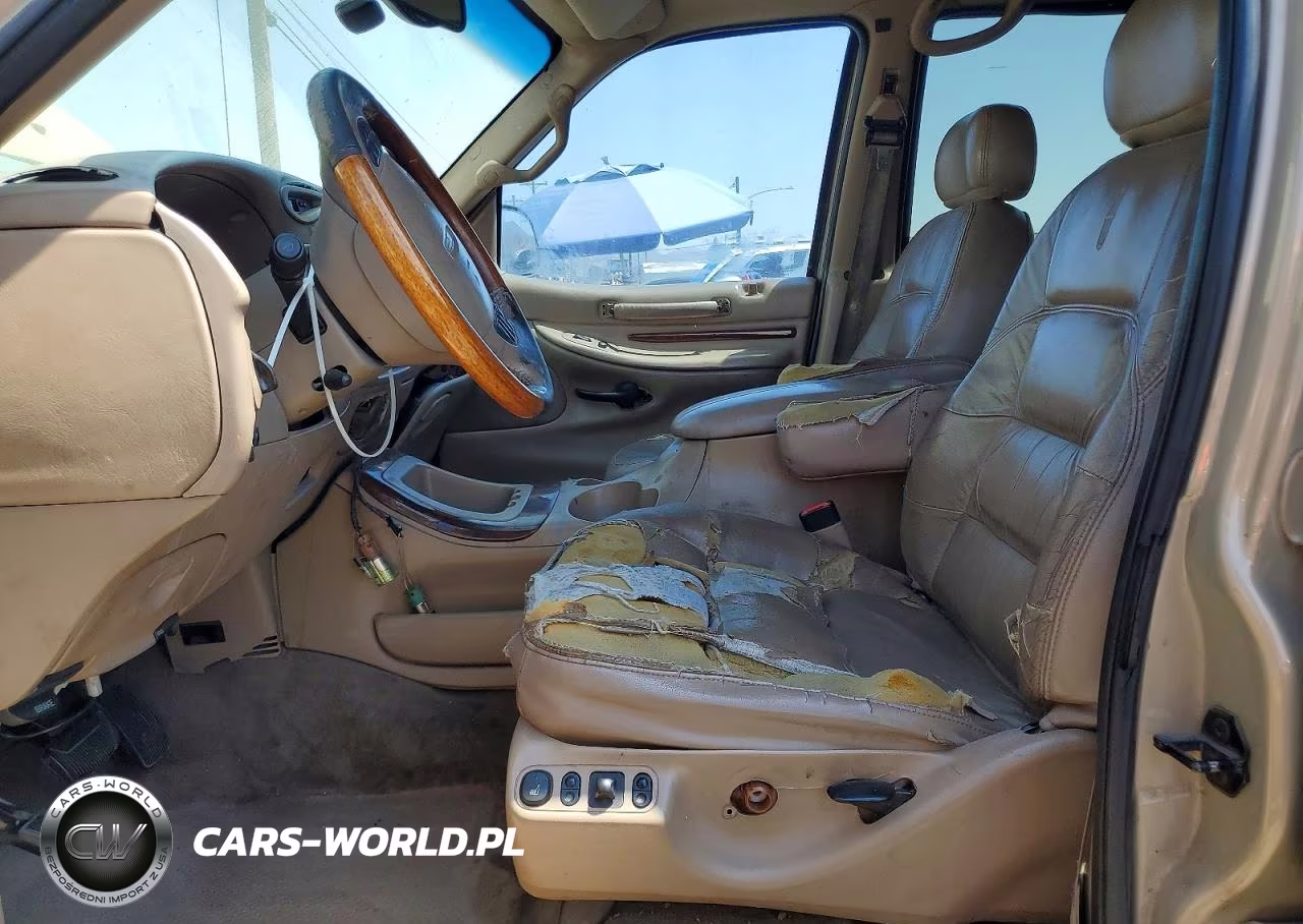 1999 Lincoln Navigator VIN:5LMRU27A2XLJ39098 - 7
