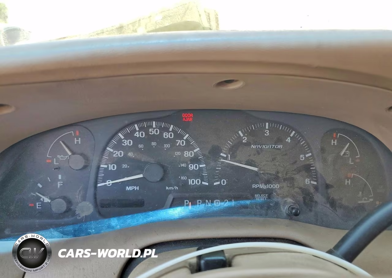 1999 Lincoln Navigator VIN:5LMRU27A2XLJ39098 - 9