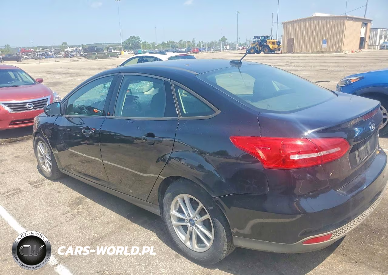 2018 Ford Focus Se VIN:1FADP3F24JL218262 - 2
