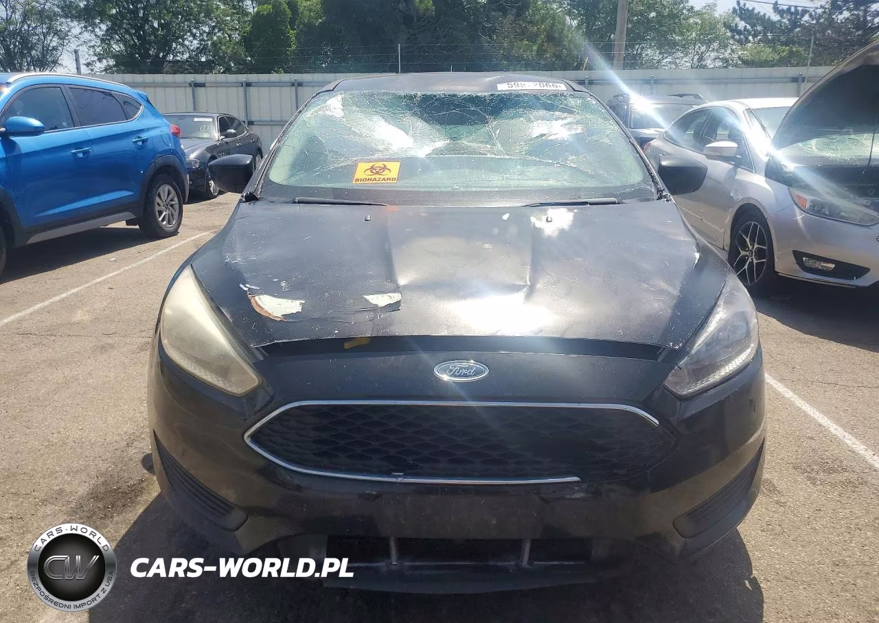 2018 Ford Focus Se VIN:1FADP3F24JL218262 - 5
