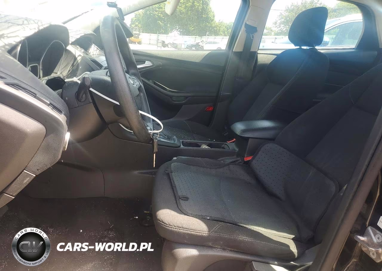 2018 Ford Focus Se VIN:1FADP3F24JL218262 - 7