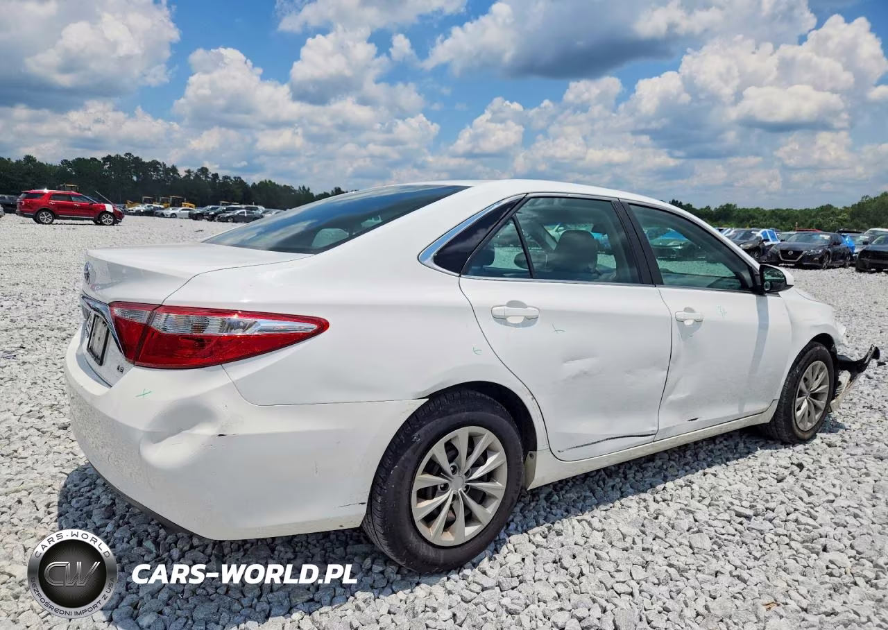 2015 Toyota Camry Le VIN:4T1BF1FK9FU091207 - 3