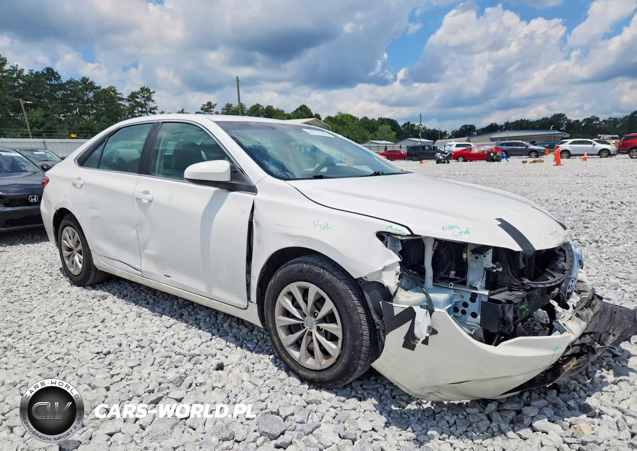 2015 Toyota Camry Le VIN:4T1BF1FK9FU091207 - 4