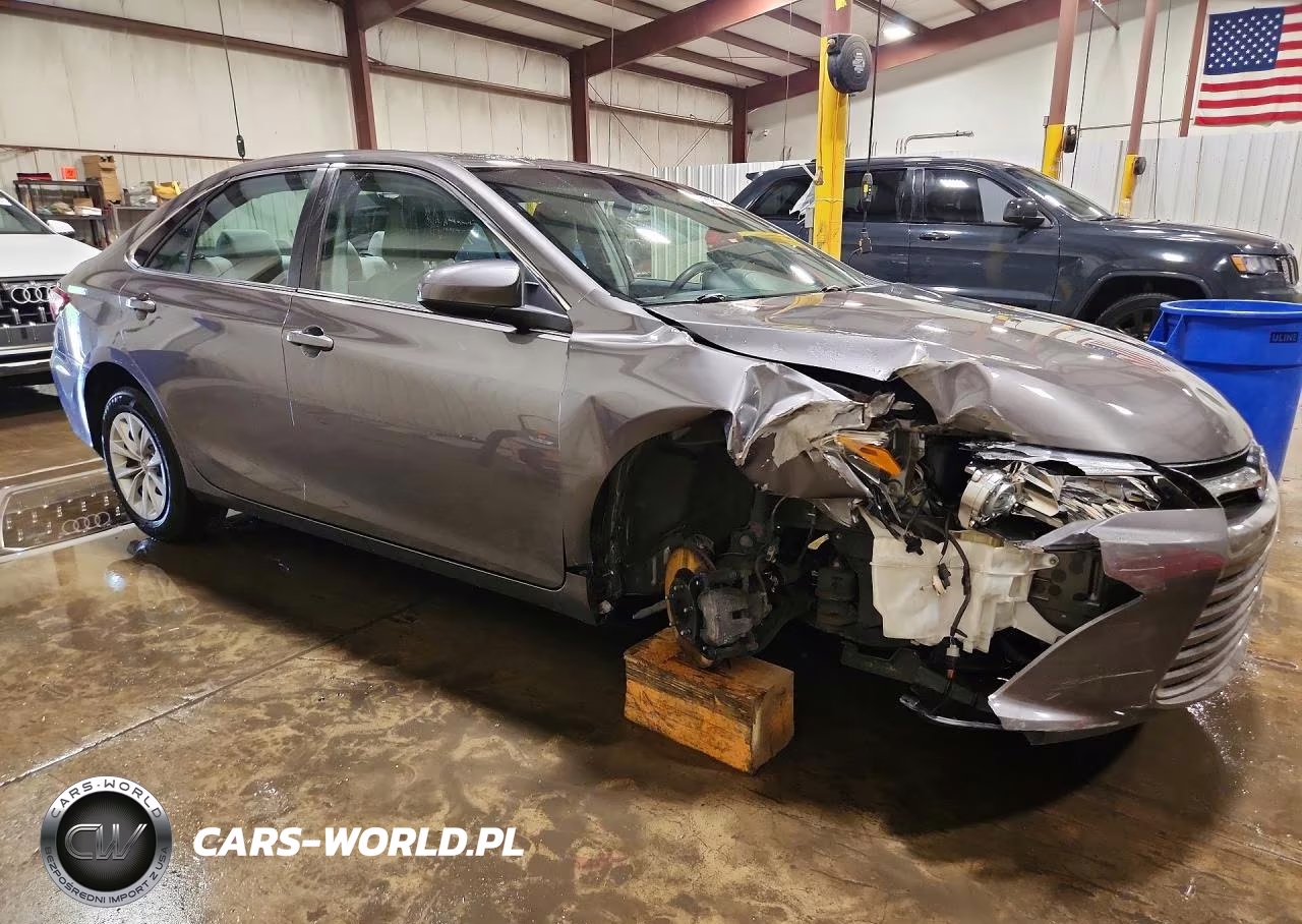 2015 Toyota Camry Le VIN:4T4BF1FK3FR460181 - 4