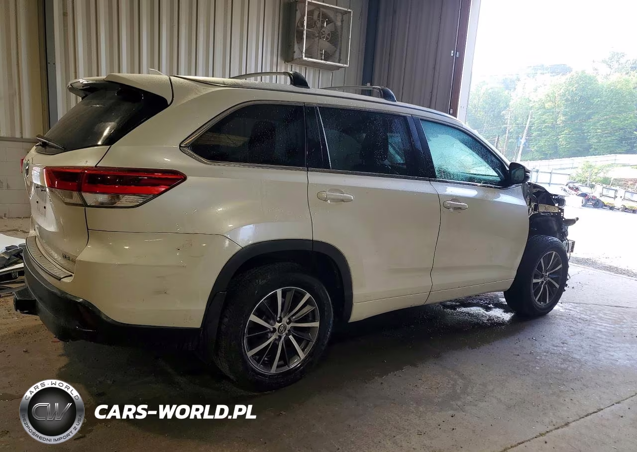 2017 Toyota Highlander Xle VIN:5TDJZRFH7HS429625 - 3